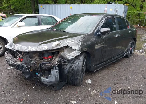 2017 Honda Accord Sport z USA, uszkodzony, nr VIN 1HGCR2F58HA121903